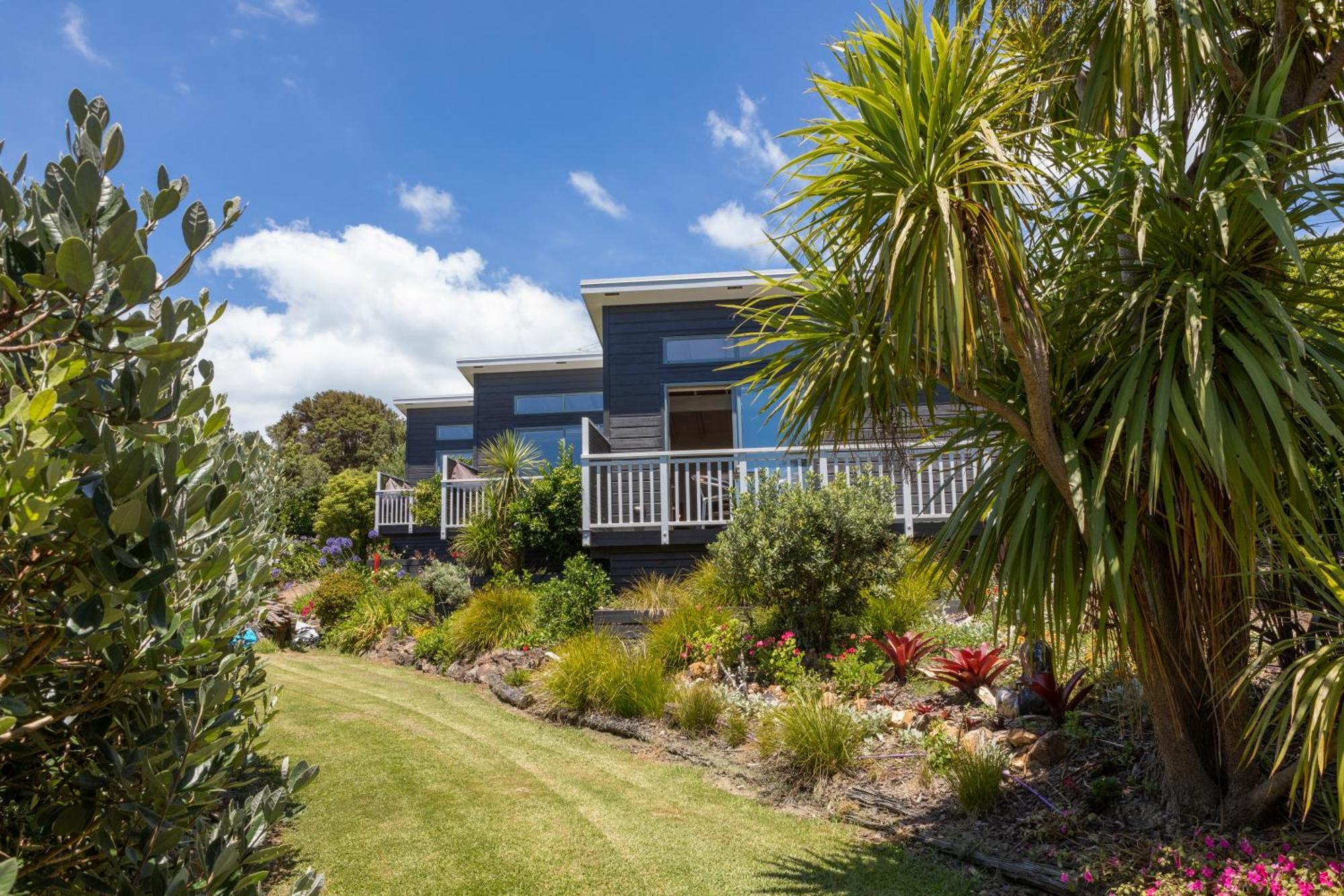 Church Bay Escape Oneroa Экстерьер фото