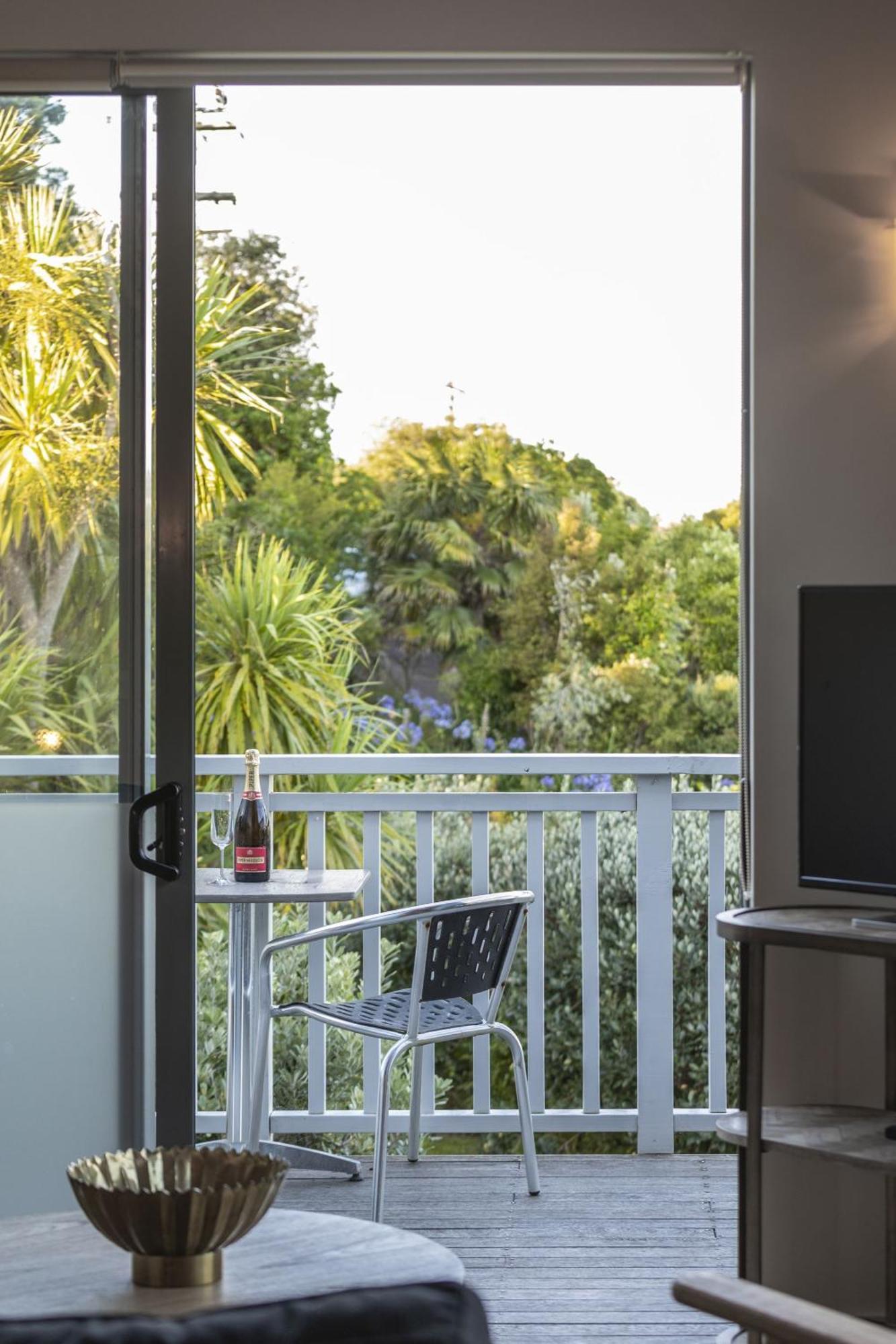 Church Bay Escape Oneroa Экстерьер фото
