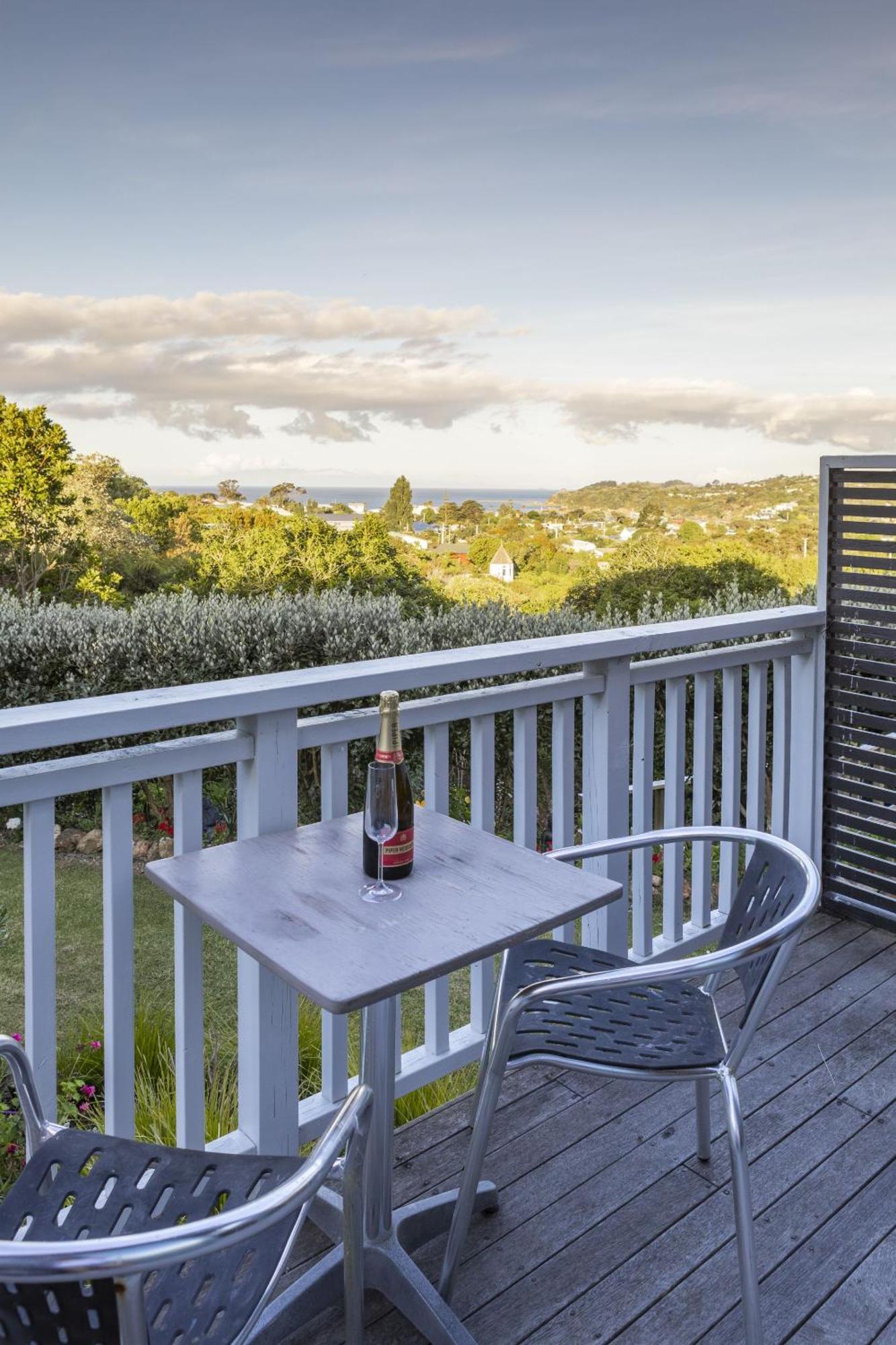 Church Bay Escape Oneroa Экстерьер фото